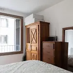 Cozy 55 M With Terrace In Paris