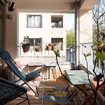 Cozy 55 M With Terrace In Paris