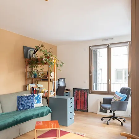 Cozy 55 M With Terrace In